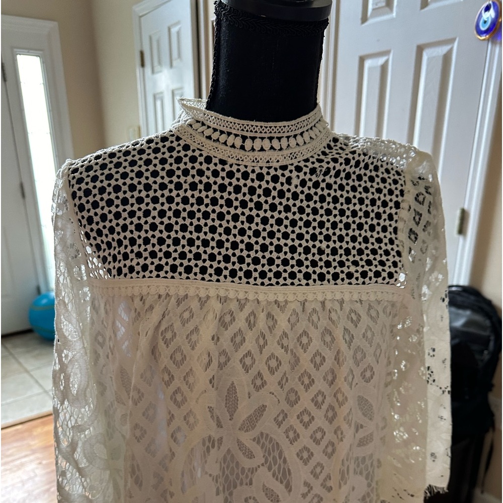 White blouse excellent condition